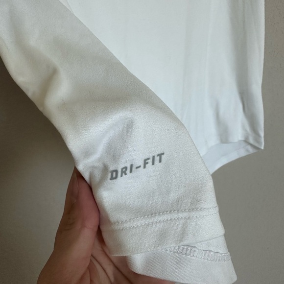 Nike Men’s White Dri-Fit Short Sleeve Shirt - Picture 3 of 7